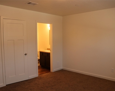 10535 Mills Road - Photo Thumbnail 15