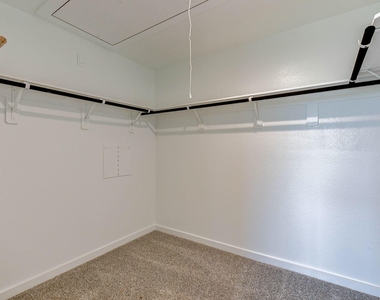 7802 Bel Fiore Drive - Photo Thumbnail 19