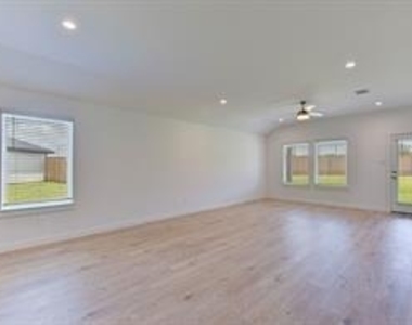 7802 Bel Fiore Drive - Photo Thumbnail 3