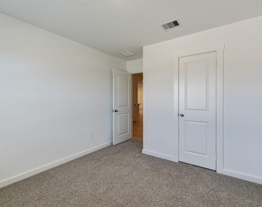 7802 Bel Fiore Drive - Photo Thumbnail 25