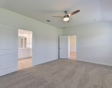 7802 Bel Fiore Drive - Photo Thumbnail 16