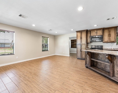 1603 Patrick Street - Photo Thumbnail 1