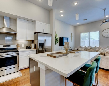 3514 Bastrop Street - Photo Thumbnail 7