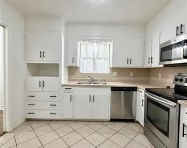 4690 Fieldwood Lane - Photo Thumbnail 4
