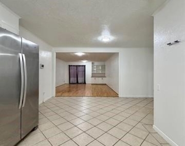 4690 Fieldwood Lane - Photo Thumbnail 5
