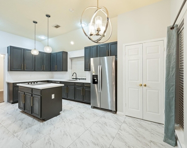 7624 Lone Meadow Court - Photo Thumbnail 14
