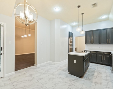 7624 Lone Meadow Court - Photo Thumbnail 15