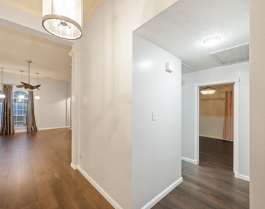 7624 Lone Meadow Court - Photo Thumbnail 6