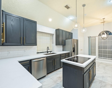 7624 Lone Meadow Court - Photo Thumbnail 17