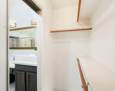 7624 Lone Meadow Court - Photo Thumbnail 27