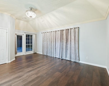 7624 Lone Meadow Court - Photo Thumbnail 13