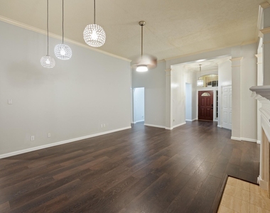7624 Lone Meadow Court - Photo Thumbnail 5