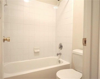 14427 Keystone Green Drive - Photo Thumbnail 20