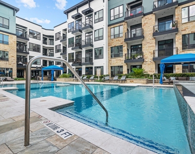 1616 W Dallas Street - Photo Thumbnail 1