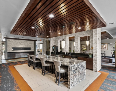 1616 W Dallas Street - Photo Thumbnail 7