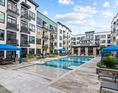 1616 W Dallas Street - Photo Thumbnail 6