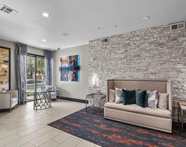 1616 W Dallas Street - Photo Thumbnail 10