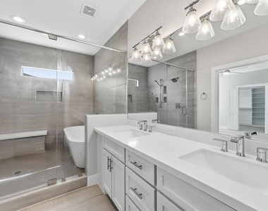 816 W 22nd Street - Photo Thumbnail 22