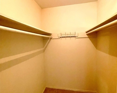 4502 Mossygate Drive - Photo Thumbnail 15