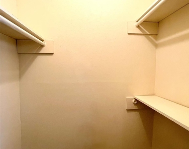 4502 Mossygate Drive - Photo Thumbnail 23