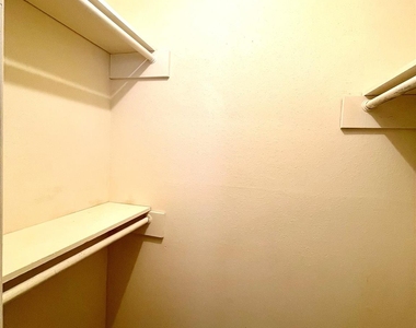 4502 Mossygate Drive - Photo Thumbnail 24