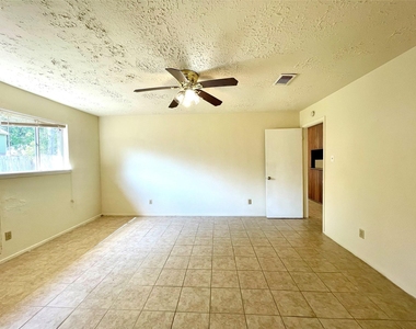 4502 Mossygate Drive - Photo Thumbnail 13