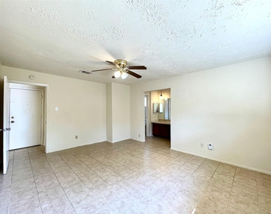 4502 Mossygate Drive - Photo Thumbnail 12