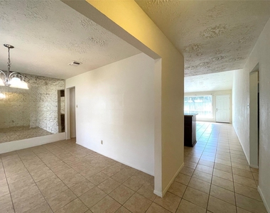 4502 Mossygate Drive - Photo Thumbnail 4