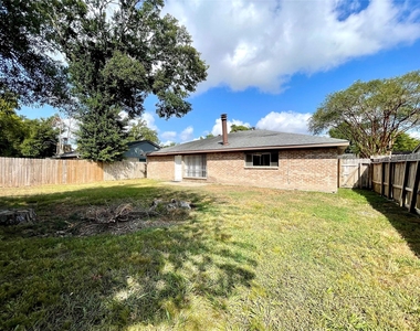 4502 Mossygate Drive - Photo Thumbnail 28