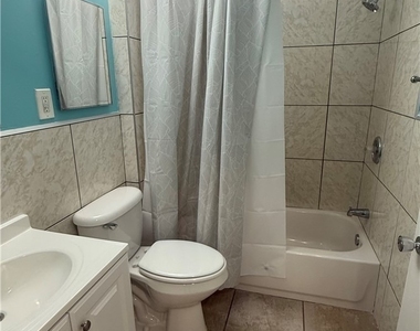 1103 Wesley Street W - Photo Thumbnail 5