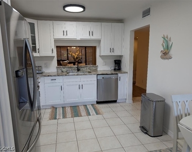 15493 Admiralty Circle - Photo Thumbnail 8