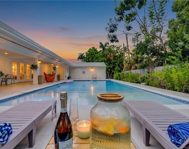 1331 Almeria Avenue - Photo Thumbnail 38
