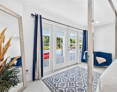 1331 Almeria Avenue - Photo Thumbnail 20
