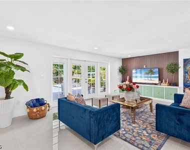 1331 Almeria Avenue - Photo Thumbnail 4