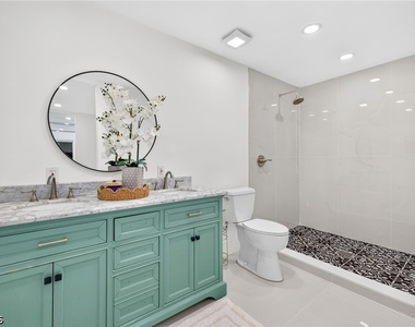 1331 Almeria Avenue - Photo Thumbnail 21