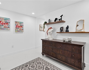 1331 Almeria Avenue - Photo Thumbnail 31