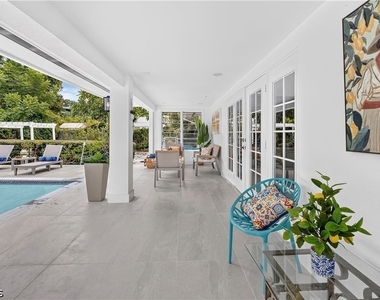 1331 Almeria Avenue - Photo Thumbnail 34