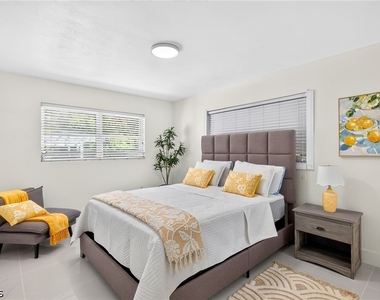 1331 Almeria Avenue - Photo Thumbnail 30