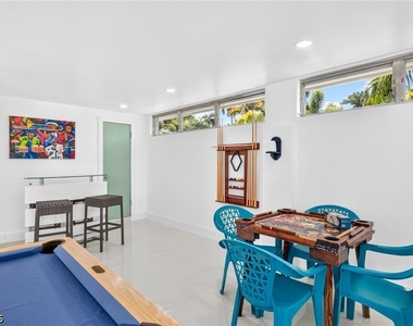 1331 Almeria Avenue - Photo Thumbnail 15