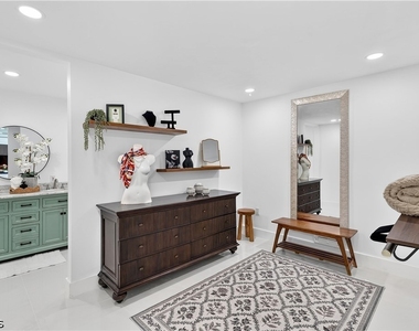 1331 Almeria Avenue - Photo Thumbnail 30