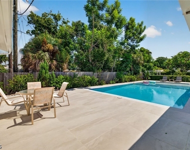 1331 Almeria Avenue - Photo Thumbnail 33
