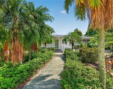 1331 Almeria Avenue - Photo Thumbnail 3
