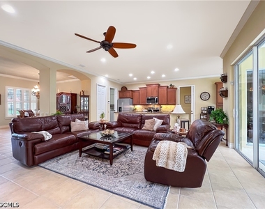 3290 Shady Bend Way - Photo Thumbnail 1
