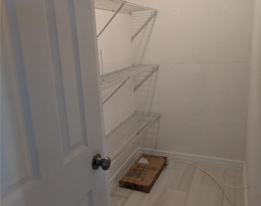 3715 Se 9th Place - Photo Thumbnail 8