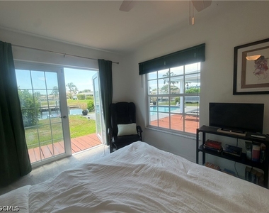 4914 Sw 2nd Place - Photo Thumbnail 9