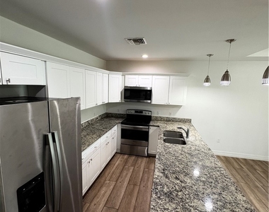 1104 Ichabod Avenue S - Photo Thumbnail 3
