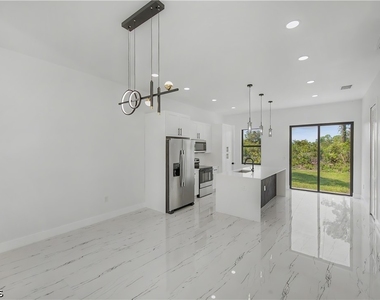3123 69th Street W - Photo Thumbnail 35