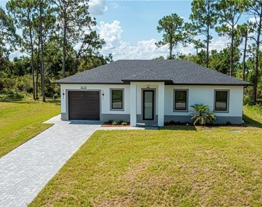 3123 69th Street W - Photo Thumbnail 1