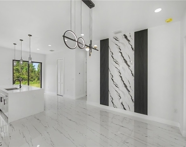 3123 69th Street W - Photo Thumbnail 34