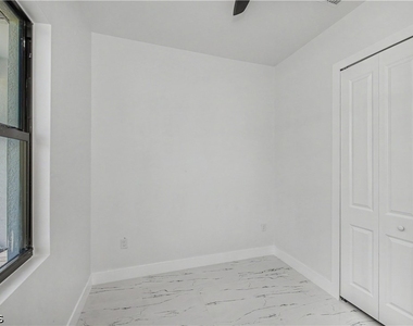 3123 69th Street W - Photo Thumbnail 12